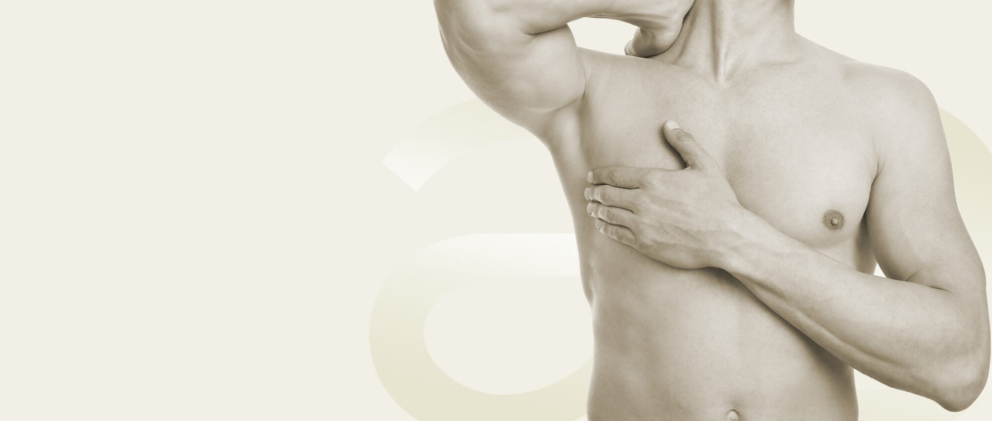 Mann legt die Hand auf seine Brust, symbolisiert Behandlung der Gynäkomastie in Tübingen