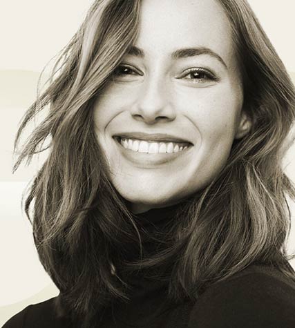 Lächelnde Frau – Liquid Lift in Tübingen