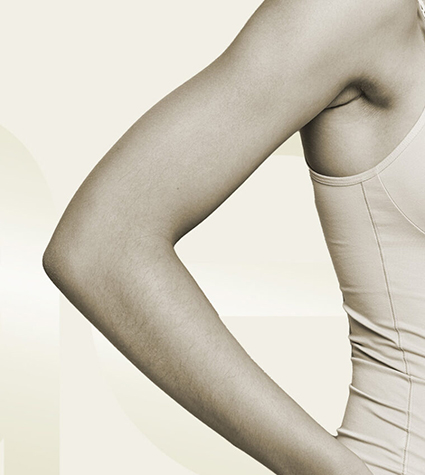 Weiblicher Arm symbolisiert Oberarmstraffung in Tübingen