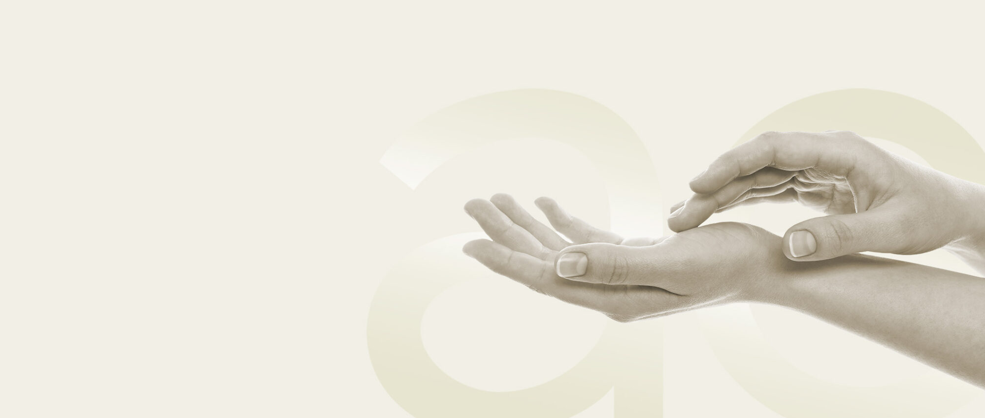 Zwei sich berührende Hände, symbolisiert Behandlung einer Sehenenscheidenverengung in Tübingen