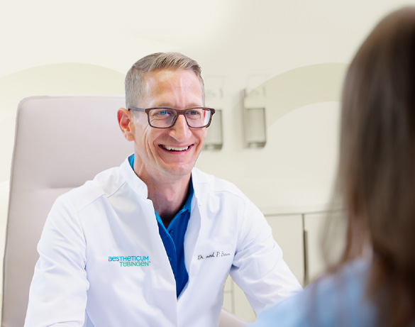 Beratungsgespräch zu den Kosten im Aestheticum Tübingen